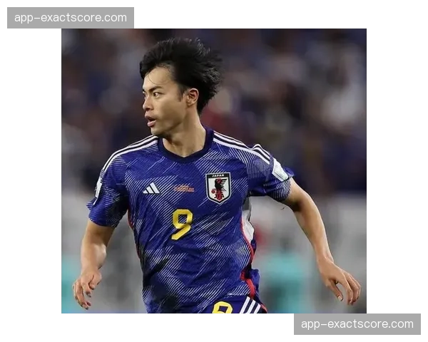 布莱顿4-2埃弗顿，日本边锋三笘薰完成帽子戏法且射正率100%