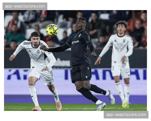 洛里昂vs巴黎FC:班巴-迪昂第54分钟破门,穆内齐第74分钟扳平 洛里昂vs巴黎FC:班巴-迪昂第54分钟破门,穆内齐第74分钟扳平